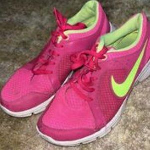 Size 5 Nike Youth Tennis Shoes